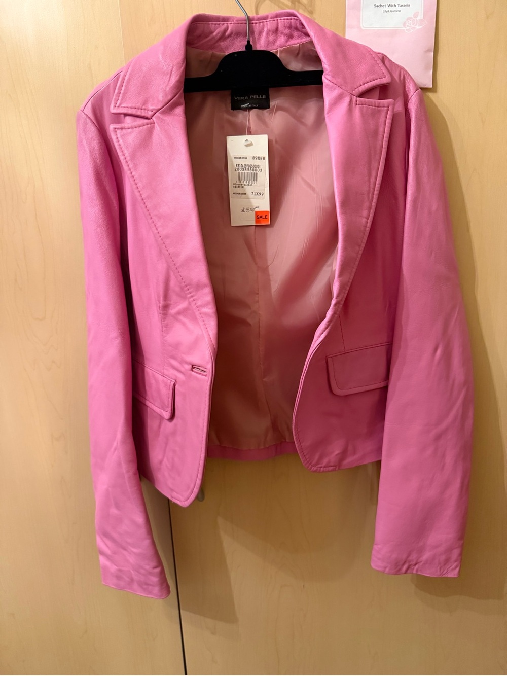 Vera Pelle Pink Leather Blazer with Notched Lapels